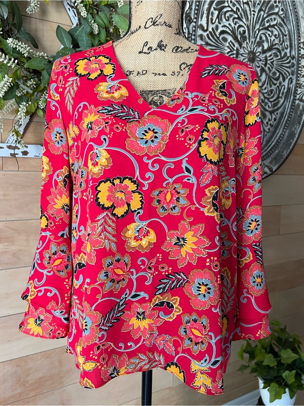 Mercer & Madison Vibrant Floral V-Neck Women's Top - Red